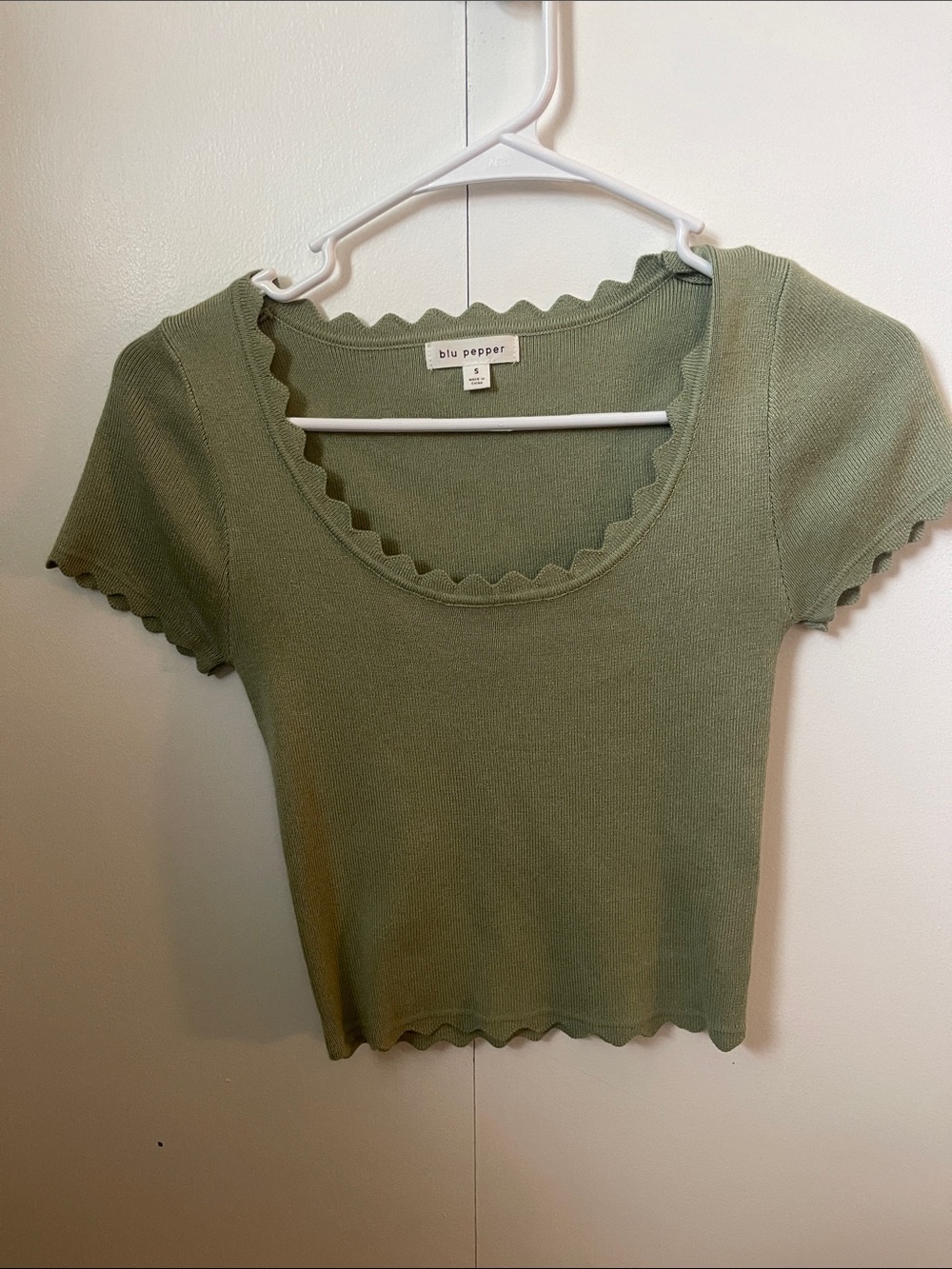 Blu Pepper Olive Green Scalloped Edge Crop Knit Top